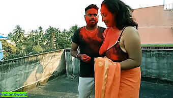 Adolescente India Participa En Un Trío Con Dos Maduras Milfs Indias Durante El Festival Holi