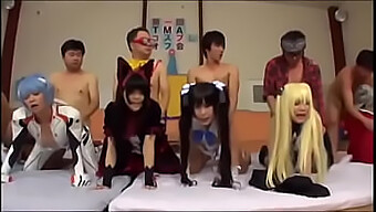 Petrecere De Sex În Grup Cu Cosplayeri Asiatici