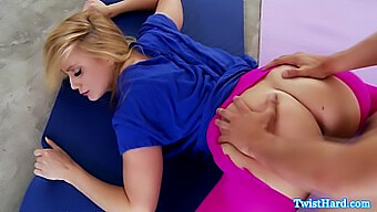 La Rubia Bomba Aj Applegate Da Una Mamada Profunda