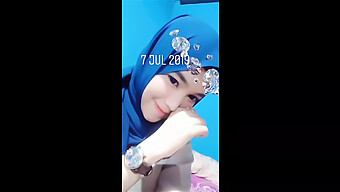 Indonesian Princess Showcases Her Seductive Dance Moves On Bigo Live