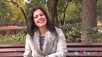 Una Milf Española Culona Te Ofrece Sexo Oral Al Aire Libre