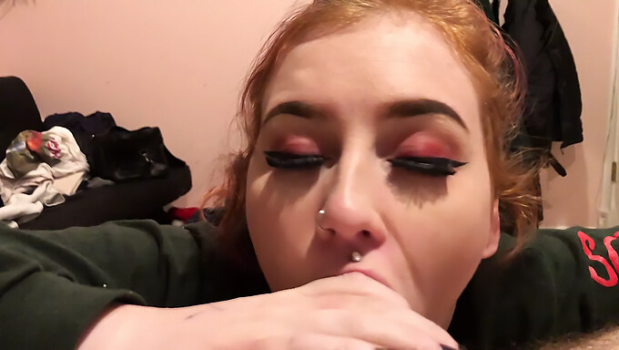 Amatør-thot gir POV blowjob