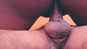 Người Phụ Nữ Ấn Độ Ngực To Nhận Được Một Màn Blowjob Và Creampie Từ Phía Sau