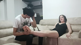 Soția Adolescentă (18+) Este Creampied De Cel Mai Bun Prieten Într-Un Videoclip Amator