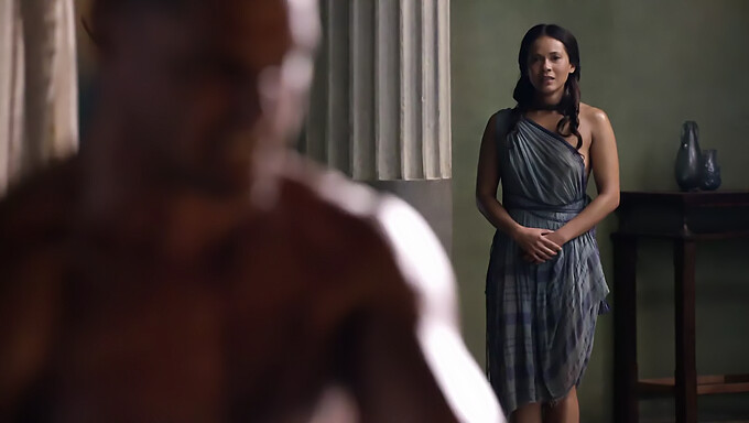 Uma coleção de momentos sensuais da primeira temporada da série americana "Spartacus"