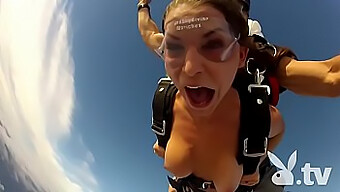 Spændende Skydiving-Eventyr For Playboy-Medlemmer I 1280x720