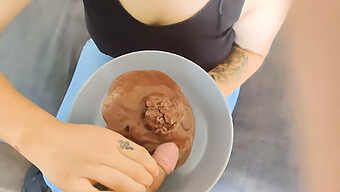 Ti Piace Mangiare Un Gelato?Non Tanto Quanto Amo Consumare Cibo Con Il Mio Pene.