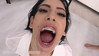 Alicia Trece Đối Đầu Với Nhiều Người Đàn Ông Da Đen Trong Một Buổi Tình Dục Nhóm Với Deep Throat, Anal Và Creampie