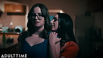 Pertemuan Lesbian Pertama Kali: Jay Taylor Dan Angela White Dalam Suasana Pinggir Bandar Yang Romantis