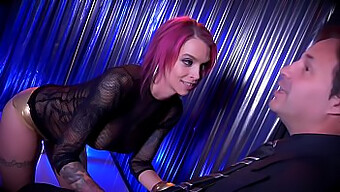 Anna Bell Peaks geeft je een privé striptease show.mp4