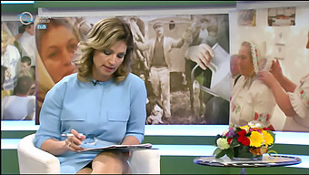 Momentos Íntimos Da Sedutora Apresentadora De Tv Húngara Eva Novodomszky.