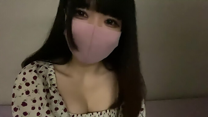 HD POV Video der Solo-Masturbationssession des asiatischen Teens