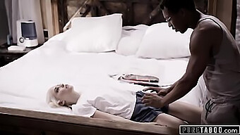 L'Examen Secret Du Médecin Interracial Se Transforme En Une Aventure De Creampie Sauvage