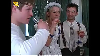 Russian Brides Engaged In Friendly Pussyfucking