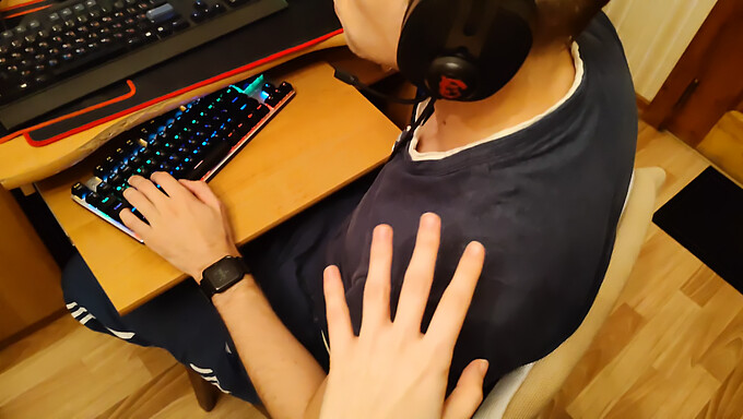 POV Erlebnis eines Collegegirls mit einem Dildo im Videospiel