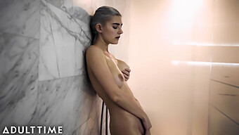 Eva Elfie'S Seductive Shower Solo Show