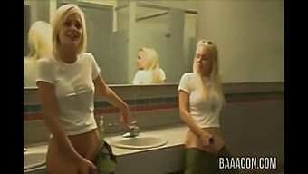 Jesse Jane I Riley Steele Dają Niesamowitego Ręcznego.